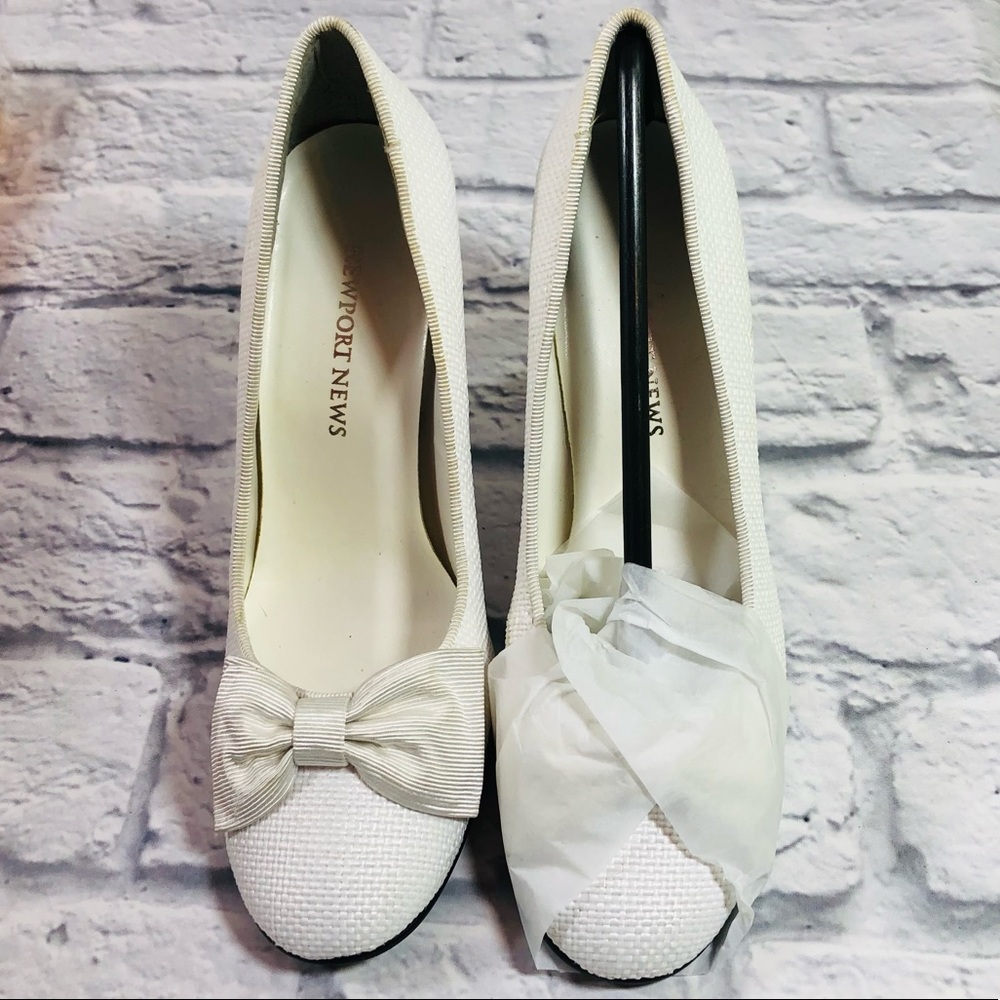 NWOT Newport News Wedge Pumps